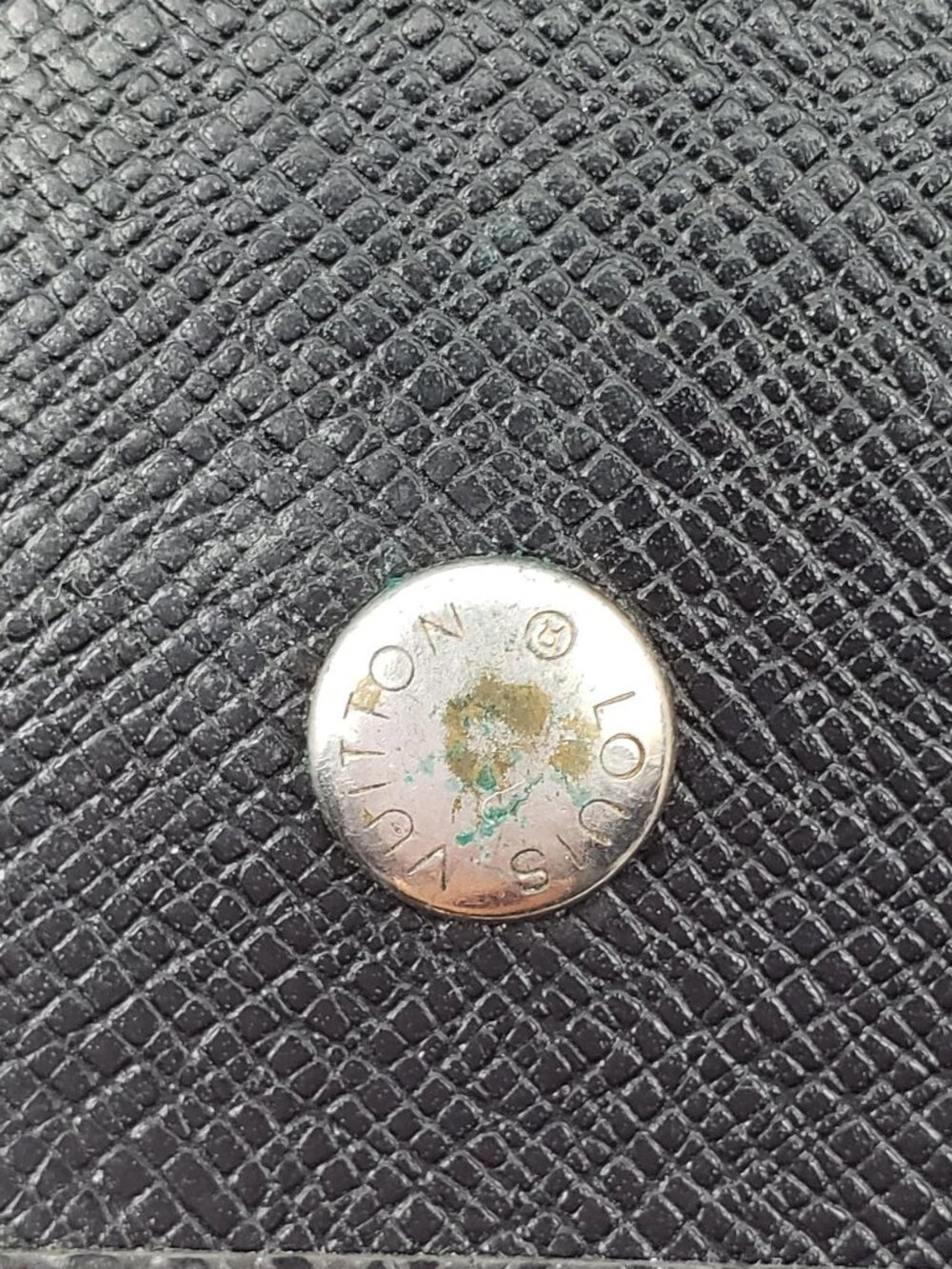 Authentic Louis Vuitton 6-Key Holder – Black Leather – Silver Hardware - Picture 13 of 16